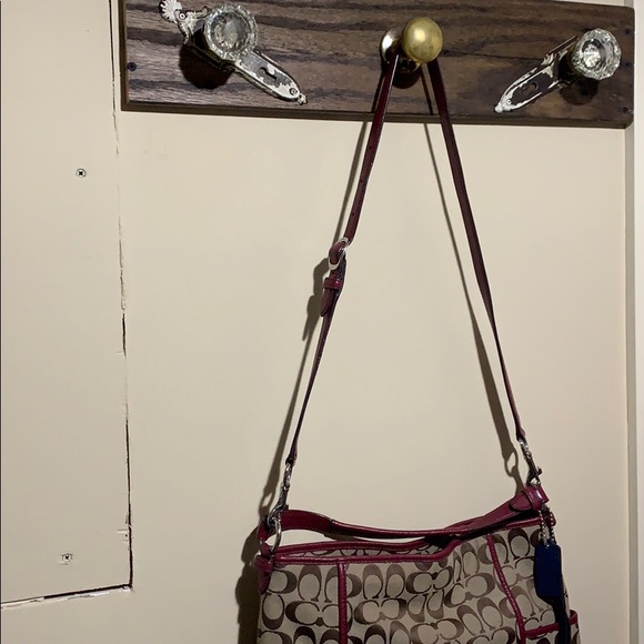 Authentic Coach purse. - Picture 2 of 4